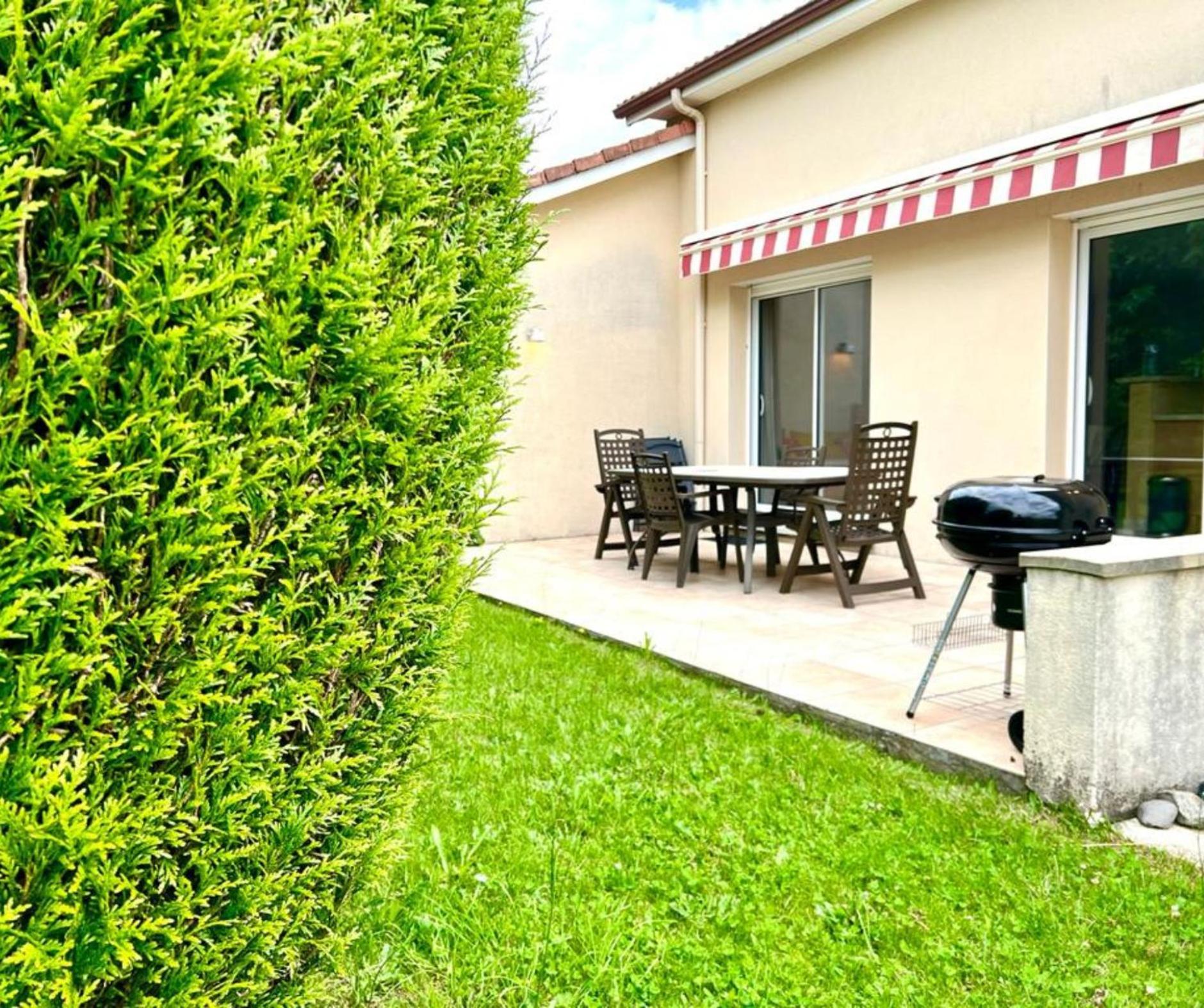 La Garde Familiale Et Spacieuse Couzeix Екстериор снимка